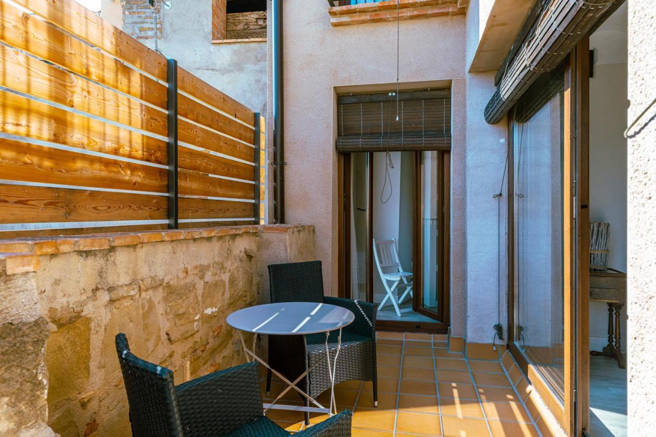 Apartamentos Vino Tinto Y Restaurante Tomate Rosa Adahuesca ภายนอก รูปภาพ