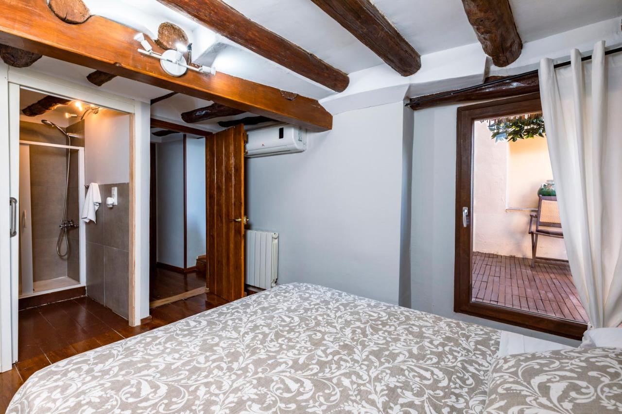 Apartamentos Vino Tinto Y Restaurante Tomate Rosa Adahuesca ภายนอก รูปภาพ