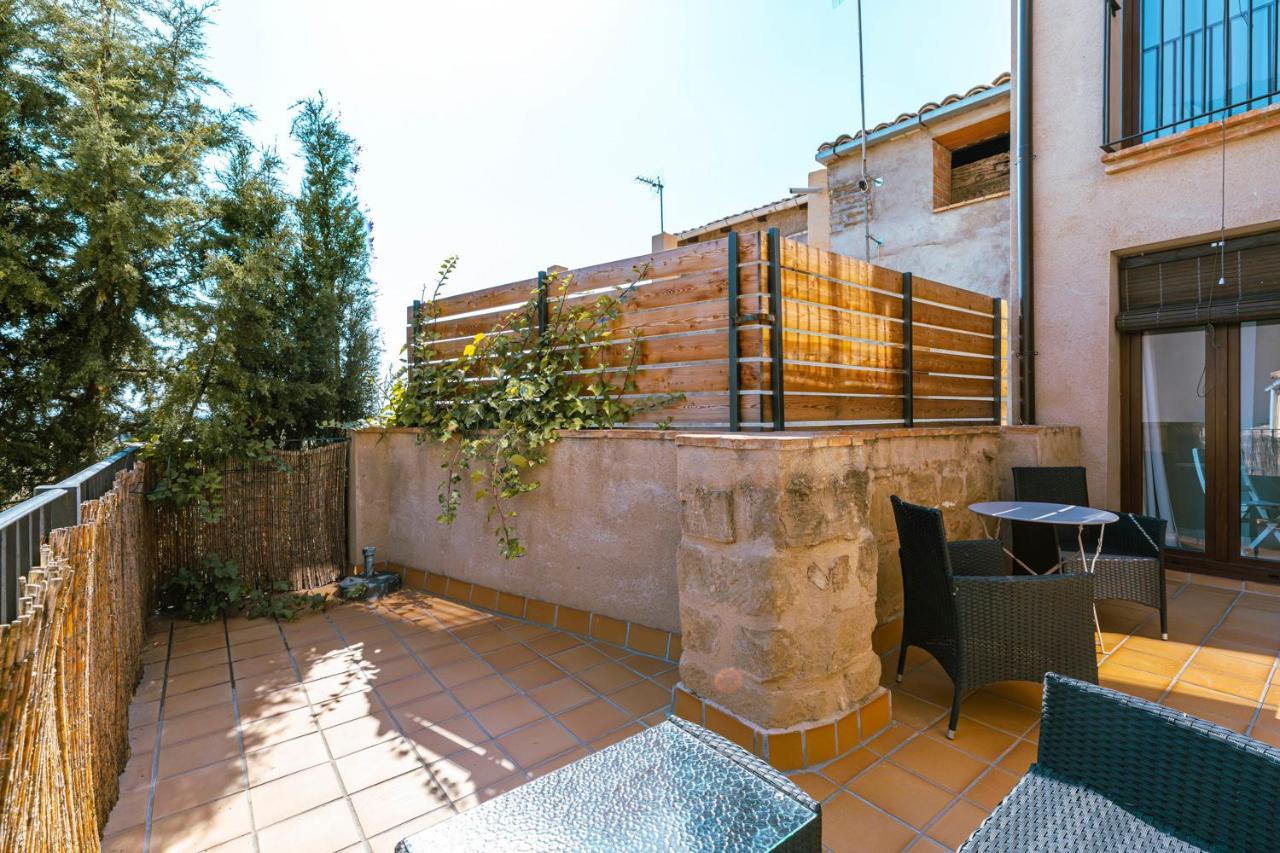 Apartamentos Vino Tinto Y Restaurante Tomate Rosa Adahuesca ภายนอก รูปภาพ