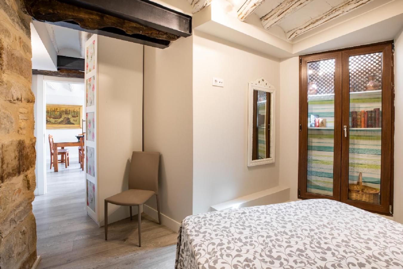 Apartamentos Vino Tinto Y Restaurante Tomate Rosa Adahuesca ภายนอก รูปภาพ