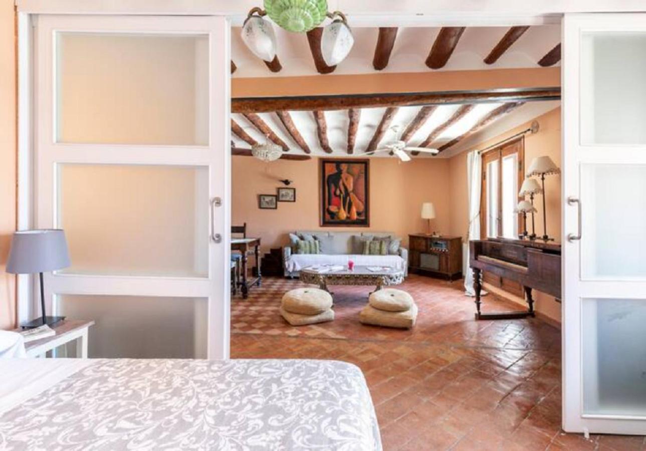 Apartamentos Vino Tinto Y Restaurante Tomate Rosa Adahuesca ภายนอก รูปภาพ