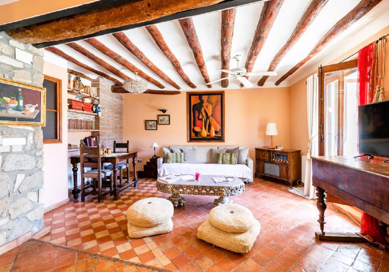 Apartamentos Vino Tinto Y Restaurante Tomate Rosa Adahuesca ภายนอก รูปภาพ