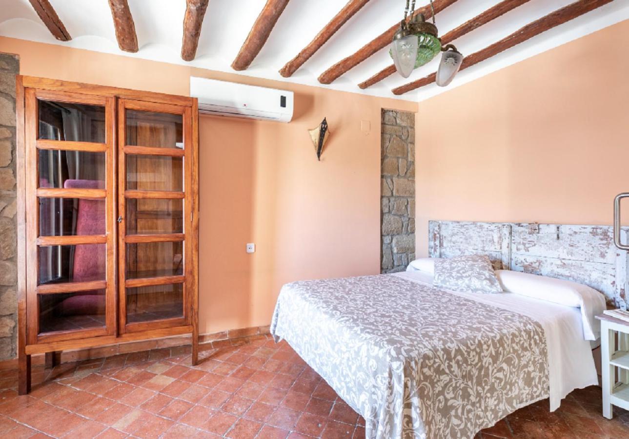 Apartamentos Vino Tinto Y Restaurante Tomate Rosa Adahuesca ภายนอก รูปภาพ