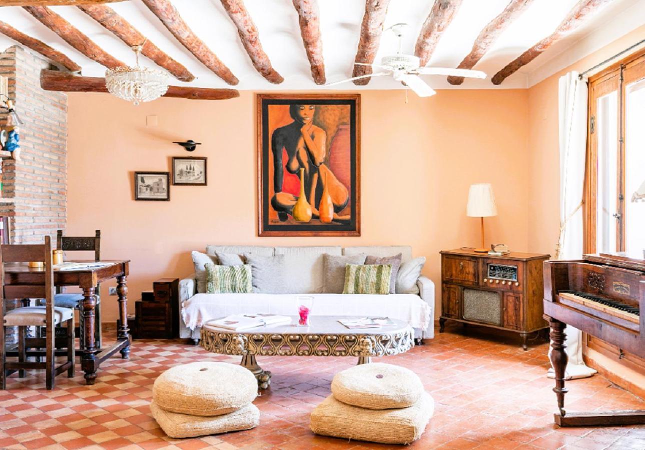 Apartamentos Vino Tinto Y Restaurante Tomate Rosa Adahuesca ภายนอก รูปภาพ